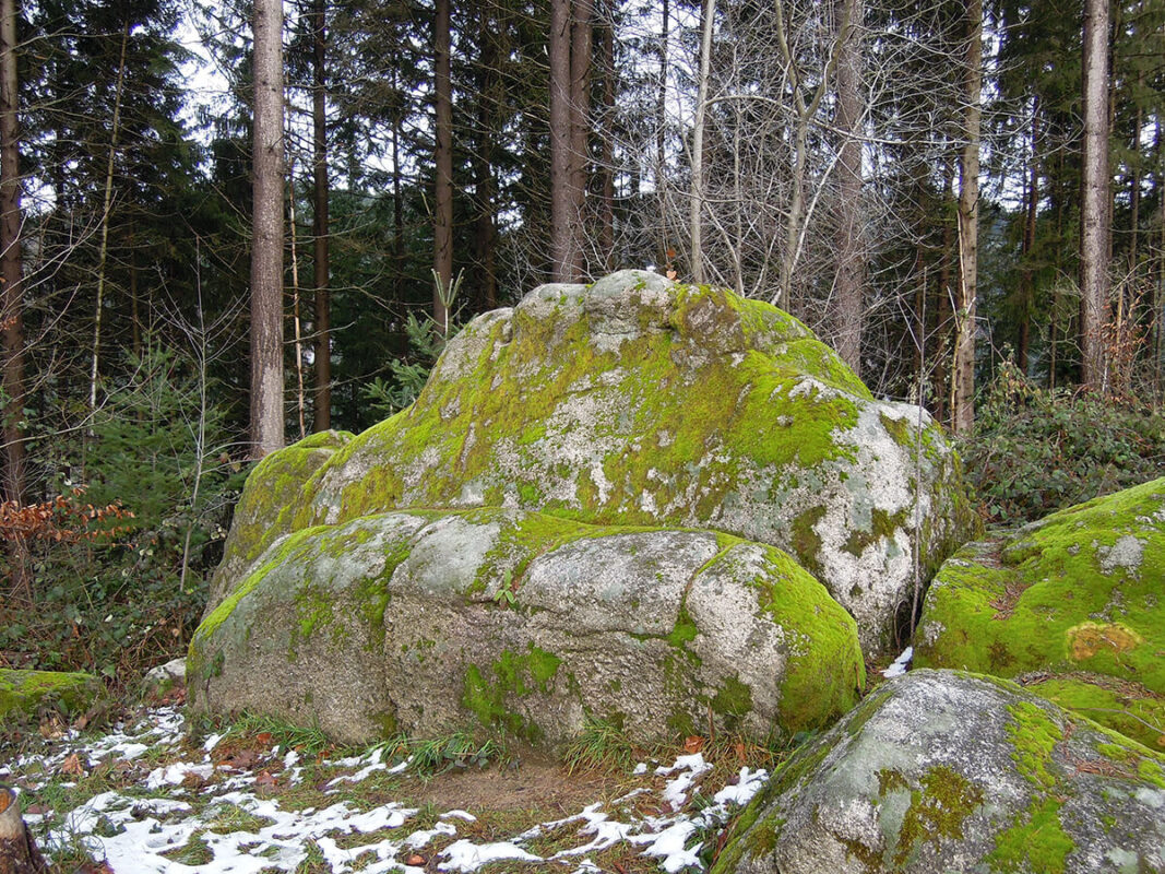 Камни валуны